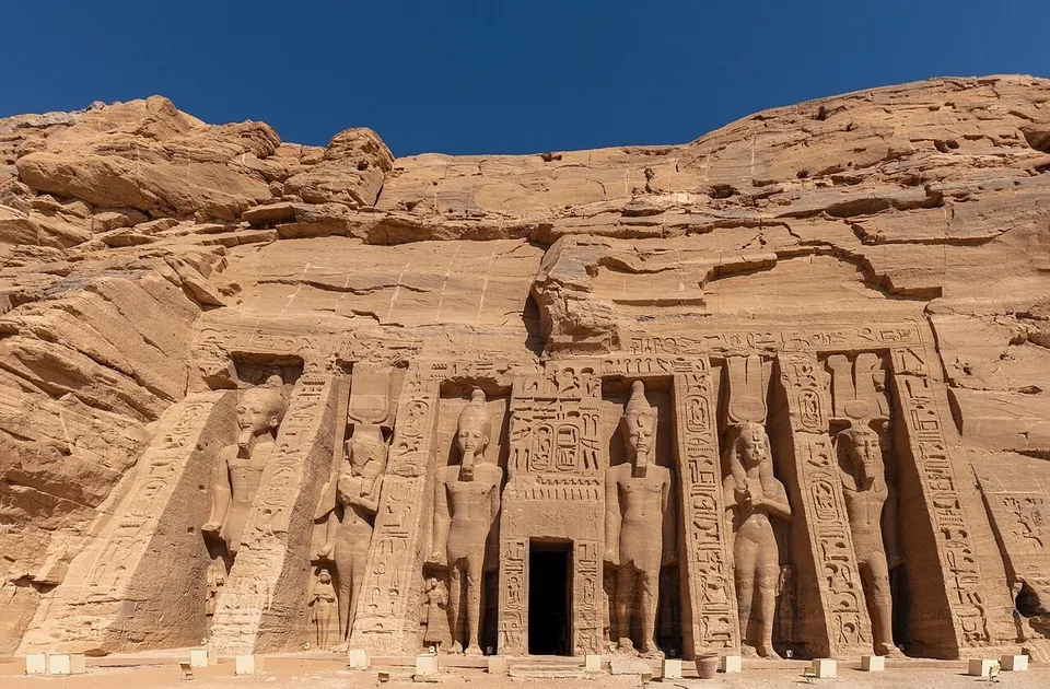 Pequeño Templo de Hathor y Nefertari