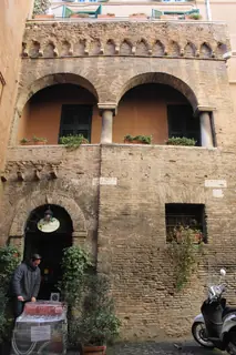 Vicolo dell'Atleta & Ancient Synagogue